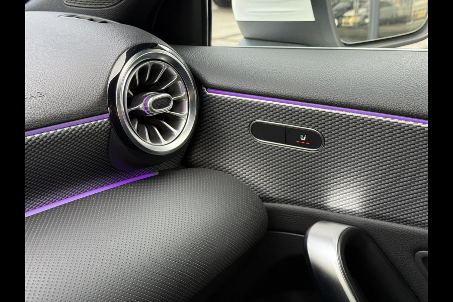 Mercedes-Benz A-Klasse 180 Luxury Line Aut. | Navi | Camera | Trekhaak Mercedes-Benz A-Klasse 180 Luxury Line Aut. | Navi | Camera | Trekhaak