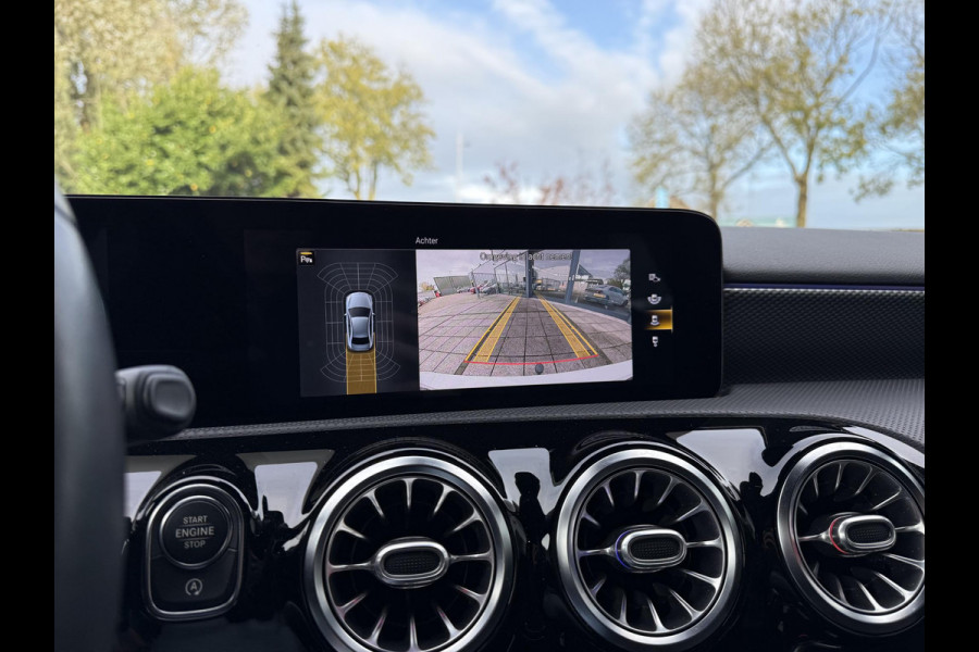 Mercedes-Benz A-Klasse 180 Luxury Line Aut. | Navi | Camera | Trekhaak Mercedes-Benz A-Klasse 180 Luxury Line Aut. | Navi | Camera | Trekhaak