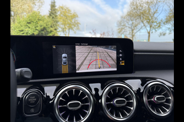 Mercedes-Benz A-Klasse 180 Luxury Line Aut. | Navi | Camera | Trekhaak Mercedes-Benz A-Klasse 180 Luxury Line Aut. | Navi | Camera | Trekhaak