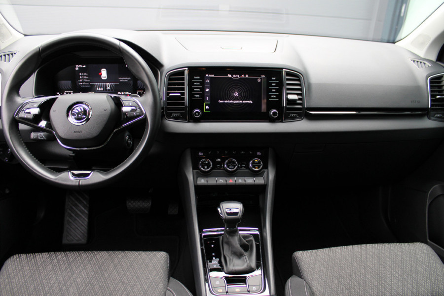 Škoda Karoq 1.5 TSI ACT Business Edition Plus | Trekhaak | Winterpack | Camera | Navigatie | Adaptive cruise control Škoda Karoq 1.5 TSI ACT Business Edition Plus | Trekhaak | Winterpack | Camera | Navigatie | Adaptive cruise control