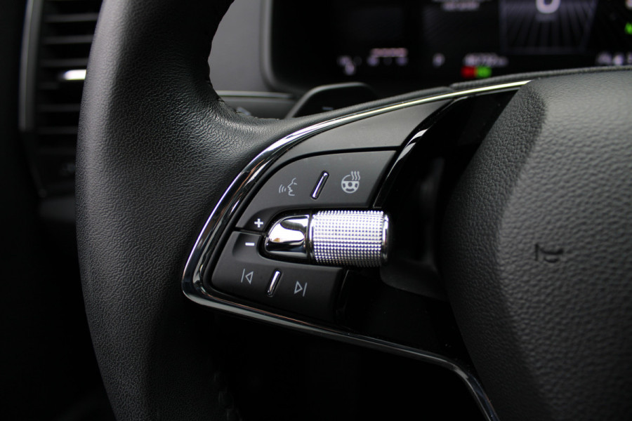 Škoda Karoq 1.5 TSI ACT Business Edition Plus | Trekhaak | Winterpack | Camera | Navigatie | Adaptive cruise control Škoda Karoq 1.5 TSI ACT Business Edition Plus | Trekhaak | Winterpack | Camera | Navigatie | Adaptive cruise control