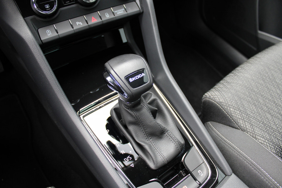 Škoda Karoq 1.5 TSI ACT Business Edition Plus | Trekhaak | Winterpack | Camera | Navigatie | Adaptive cruise control Škoda Karoq 1.5 TSI ACT Business Edition Plus | Trekhaak | Winterpack | Camera | Navigatie | Adaptive cruise control