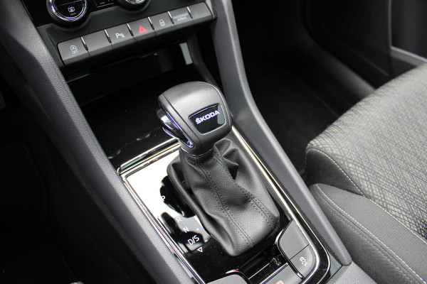 Škoda Karoq 1.5 TSI ACT Business Edition Plus | Trekhaak | Winterpack | Camera | Navigatie | Adaptive cruise control Škoda Karoq 1.5 TSI ACT Business Edition Plus | Trekhaak | Winterpack | Camera | Navigatie | Adaptive cruise control