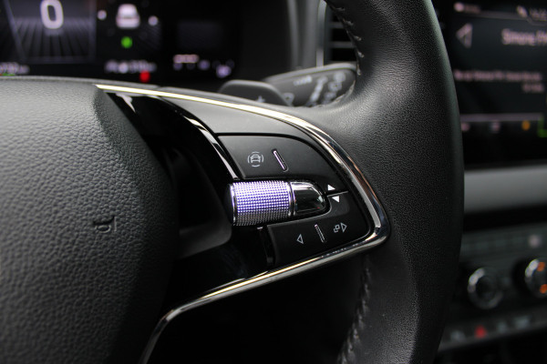 Škoda Karoq 1.5 TSI ACT Business Edition Plus | Trekhaak | Winterpack | Camera | Navigatie | Adaptive cruise control Škoda Karoq 1.5 TSI ACT Business Edition Plus | Trekhaak | Winterpack | Camera | Navigatie | Adaptive cruise control