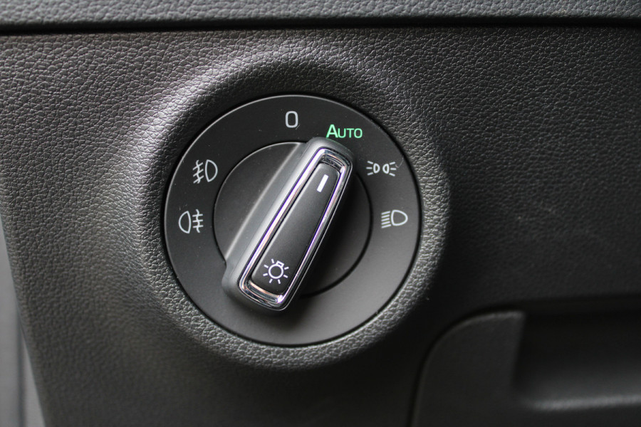 Škoda Karoq 1.5 TSI ACT Business Edition Plus | Trekhaak | Winterpack | Camera | Navigatie | Adaptive cruise control Škoda Karoq 1.5 TSI ACT Business Edition Plus | Trekhaak | Winterpack | Camera | Navigatie | Adaptive cruise control