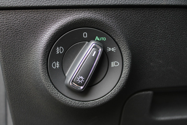 Škoda Karoq 1.5 TSI ACT Business Edition Plus | Trekhaak | Winterpack | Camera | Navigatie | Adaptive cruise control Škoda Karoq 1.5 TSI ACT Business Edition Plus | Trekhaak | Winterpack | Camera | Navigatie | Adaptive cruise control