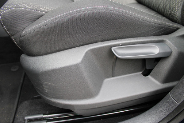 Škoda Karoq 1.5 TSI ACT Business Edition Plus | Trekhaak | Winterpack | Camera | Navigatie | Adaptive cruise control Škoda Karoq 1.5 TSI ACT Business Edition Plus | Trekhaak | Winterpack | Camera | Navigatie | Adaptive cruise control