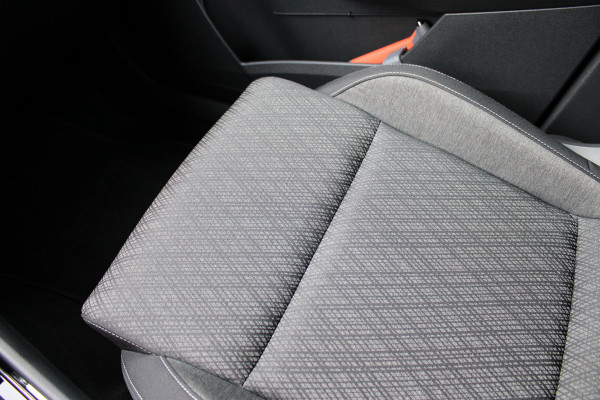 Škoda Karoq 1.5 TSI ACT Business Edition Plus | Trekhaak | Winterpack | Camera | Navigatie | Adaptive cruise control Škoda Karoq 1.5 TSI ACT Business Edition Plus | Trekhaak | Winterpack | Camera | Navigatie | Adaptive cruise control