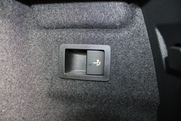 Škoda Karoq 1.5 TSI ACT Business Edition Plus | Trekhaak | Winterpack | Camera | Navigatie | Adaptive cruise control Škoda Karoq 1.5 TSI ACT Business Edition Plus | Trekhaak | Winterpack | Camera | Navigatie | Adaptive cruise control