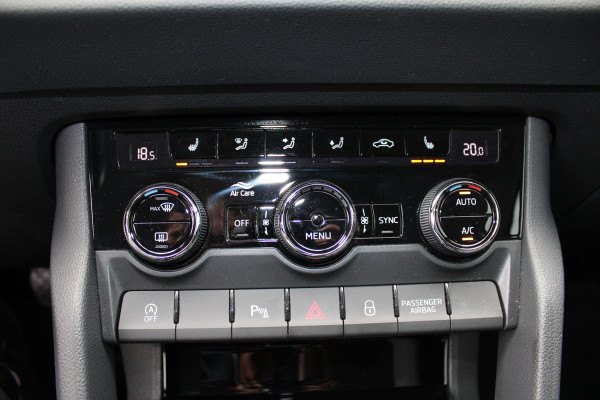 Škoda Karoq 1.5 TSI ACT Business Edition Plus | Trekhaak | Winterpack | Camera | Navigatie | Adaptive cruise control Škoda Karoq 1.5 TSI ACT Business Edition Plus | Trekhaak | Winterpack | Camera | Navigatie | Adaptive cruise control