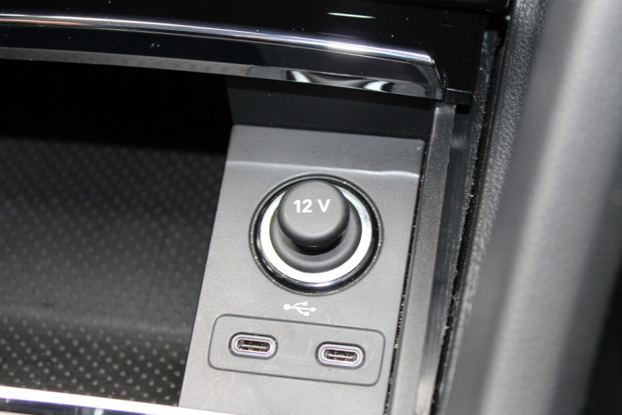 Škoda Karoq 1.5 TSI ACT Business Edition Plus | Trekhaak | Winterpack | Camera | Navigatie | Adaptive cruise control Škoda Karoq 1.5 TSI ACT Business Edition Plus | Trekhaak | Winterpack | Camera | Navigatie | Adaptive cruise control