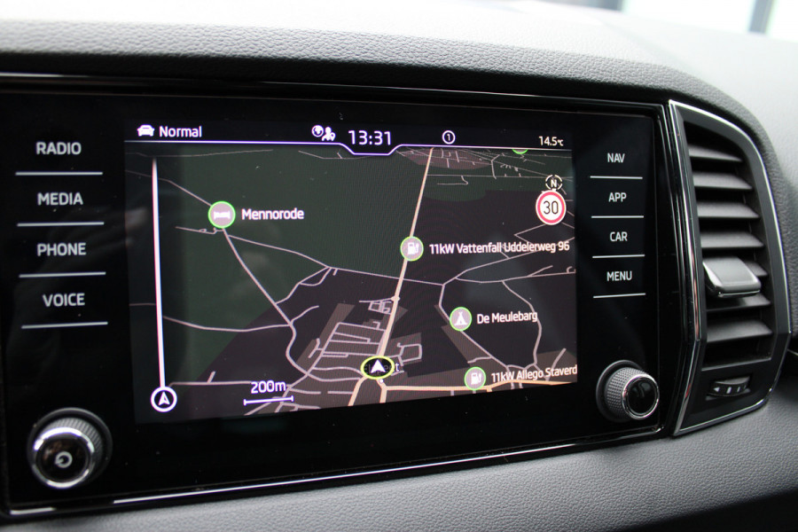 Škoda Karoq 1.5 TSI ACT Business Edition Plus | Trekhaak | Winterpack | Camera | Navigatie | Adaptive cruise control Škoda Karoq 1.5 TSI ACT Business Edition Plus | Trekhaak | Winterpack | Camera | Navigatie | Adaptive cruise control