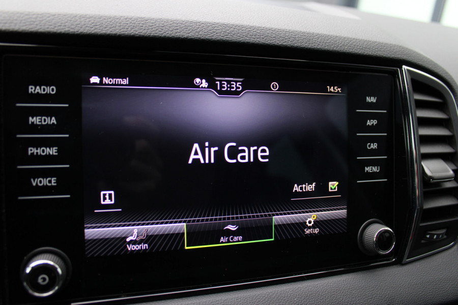 Škoda Karoq 1.5 TSI ACT Business Edition Plus | Trekhaak | Winterpack | Camera | Navigatie | Adaptive cruise control Škoda Karoq 1.5 TSI ACT Business Edition Plus | Trekhaak | Winterpack | Camera | Navigatie | Adaptive cruise control