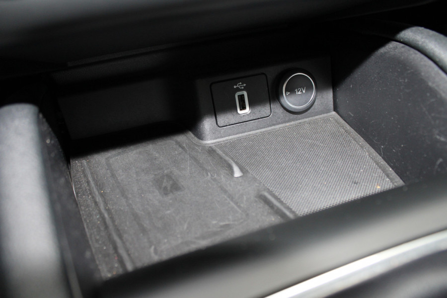 Ford Focus 1.0 EcoBoost ST Line Business | B&O | Winterpack | Navigatie | Afn. Trekhaak | Camera Ford Focus 1.0 EcoBoost ST Line Business | B&O | Winterpack | Navigatie | Afn. Trekhaak | Camera