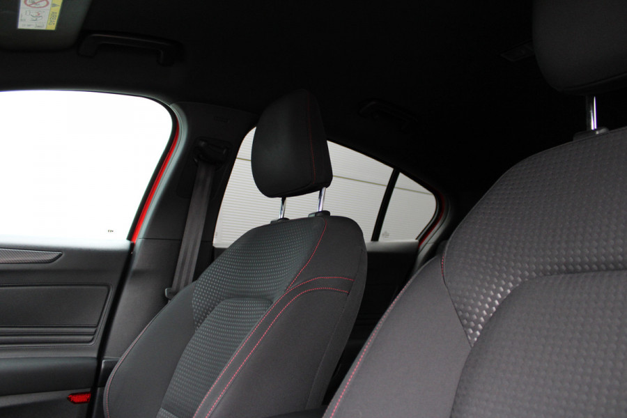Ford Focus 1.0 EcoBoost ST Line Business | B&O | Winterpack | Navigatie | Afn. Trekhaak | Camera Ford Focus 1.0 EcoBoost ST Line Business | B&O | Winterpack | Navigatie | Afn. Trekhaak | Camera