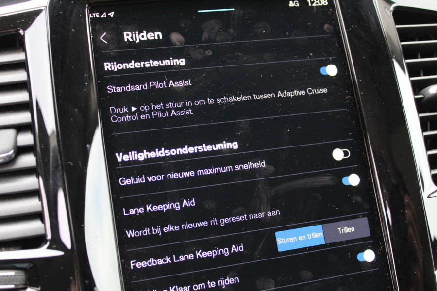 Volvo XC90 2.0 T8 Recharge AWD Plus Bright | Panoramadak | Trekhaak | 360 Camera | H/K Volvo XC90 2.0 T8 Recharge AWD Plus Bright | Panoramadak | Trekhaak | 360 Camera | H/K