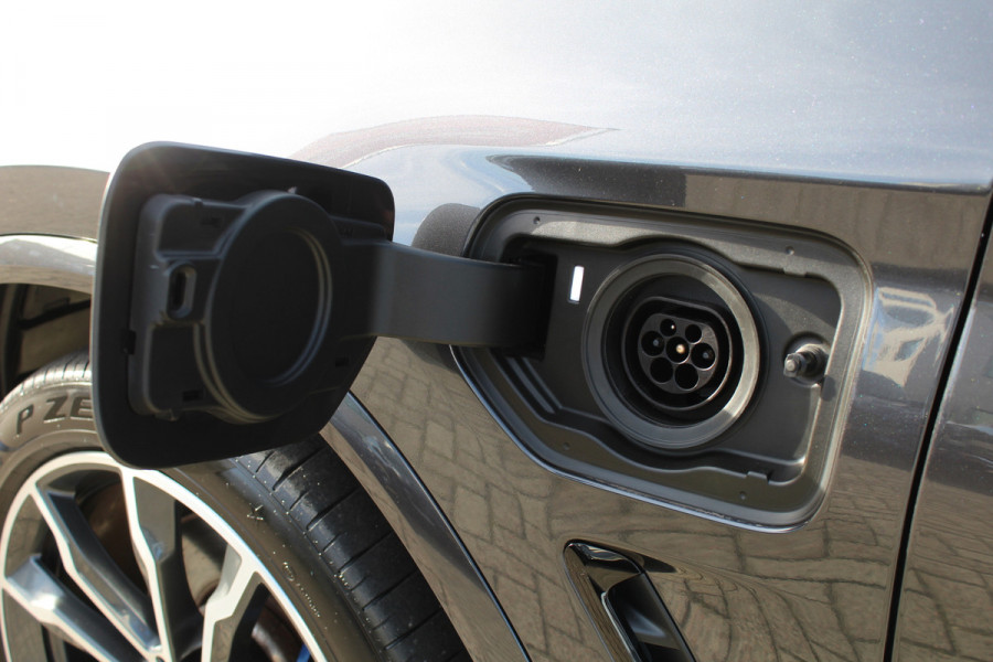 BMW X3 xDrive30e High Executive | M-Sport | Trekhaak | Panoramadak | 360 Camera | Leder | Harman Kardon Actieweken 1 t/m 15 november!