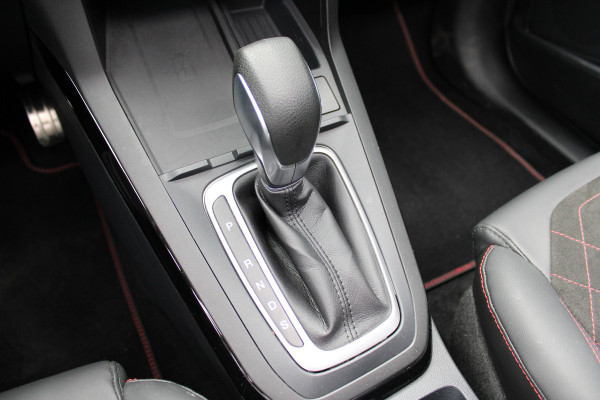 Ford Puma 1.0 EcoBoost Hybrid ST-Line X | Panoramadak | Trekhaak | BLIS | Carplay | Camera | Adaptieve cruise Ford Puma 1.0 EcoBoost Hybrid ST-Line X | Panoramadak | Trekhaak | BLIS | Carplay | Camera | Adaptieve cruise