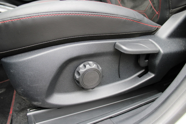 Ford Puma 1.0 EcoBoost Hybrid ST-Line X | Panoramadak | Trekhaak | BLIS | Carplay | Camera | Adaptieve cruise Ford Puma 1.0 EcoBoost Hybrid ST-Line X | Panoramadak | Trekhaak | BLIS | Carplay | Camera | Adaptieve cruise