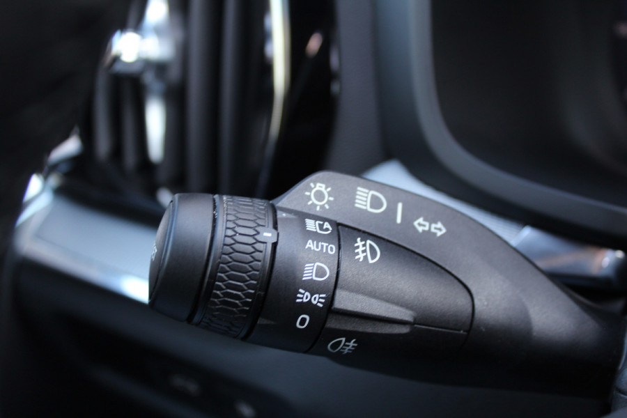 Volvo V60 2.0 T6 Plug-in hybrid AWD Plus Dark | Panoramadak | Trekhaak | BLIS | H/K | 360 Camera Volvo V60 2.0 T6 Plug-in hybrid AWD Plus Dark | Panoramadak | Trekhaak | BLIS | H/K | 360 Camera