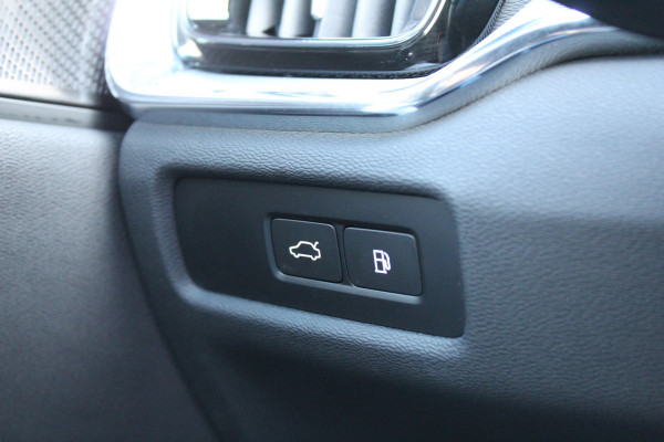 Volvo V60 2.0 T6 Plug-in hybrid AWD Plus Dark | Panoramadak | Trekhaak | BLIS | H/K | 360 Camera Volvo V60 2.0 T6 Plug-in hybrid AWD Plus Dark | Panoramadak | Trekhaak | BLIS | H/K | 360 Camera