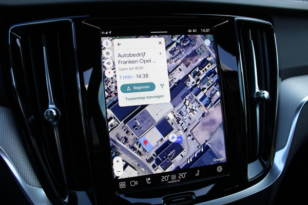 Volvo V60 2.0 T6 Plug-in hybrid AWD Plus Dark | Panoramadak | Trekhaak | BLIS | H/K | 360 Camera Volvo V60 2.0 T6 Plug-in hybrid AWD Plus Dark | Panoramadak | Trekhaak | BLIS | H/K | 360 Camera