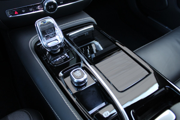 Volvo V60 2.0 T6 Plug-in hybrid AWD Plus Dark | Panoramadak | Trekhaak | BLIS | H/K | 360 Camera Volvo V60 2.0 T6 Plug-in hybrid AWD Plus Dark | Panoramadak | Trekhaak | BLIS | H/K | 360 Camera