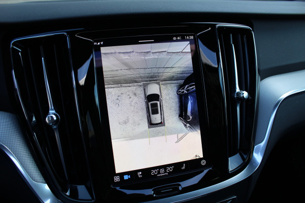 Volvo V60 2.0 T6 Plug-in hybrid AWD Plus Dark | Panoramadak | Trekhaak | BLIS | H/K | 360 Camera Volvo V60 2.0 T6 Plug-in hybrid AWD Plus Dark | Panoramadak | Trekhaak | BLIS | H/K | 360 Camera