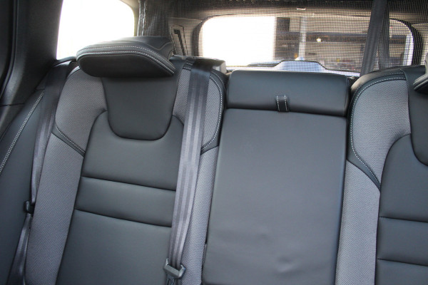 Volvo V60 2.0 T6 Plug-in hybrid AWD Plus Dark | Panoramadak | Trekhaak | BLIS | H/K | 360 Camera Volvo V60 2.0 T6 Plug-in hybrid AWD Plus Dark | Panoramadak | Trekhaak | BLIS | H/K | 360 Camera