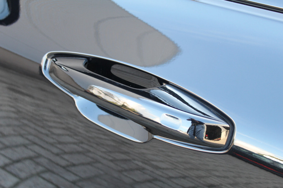 Volvo V60 2.0 T6 Plug-in hybrid AWD Plus Dark | Panoramadak | Trekhaak | BLIS | H/K | 360 Camera Volvo V60 2.0 T6 Plug-in hybrid AWD Plus Dark | Panoramadak | Trekhaak | BLIS | H/K | 360 Camera