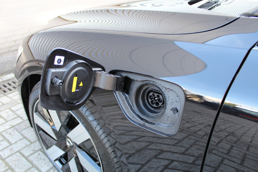 Volvo V60 2.0 T6 Plug-in hybrid AWD Plus Dark | Panoramadak | Trekhaak | BLIS | H/K | 360 Camera Volvo V60 2.0 T6 Plug-in hybrid AWD Plus Dark | Panoramadak | Trekhaak | BLIS | H/K | 360 Camera