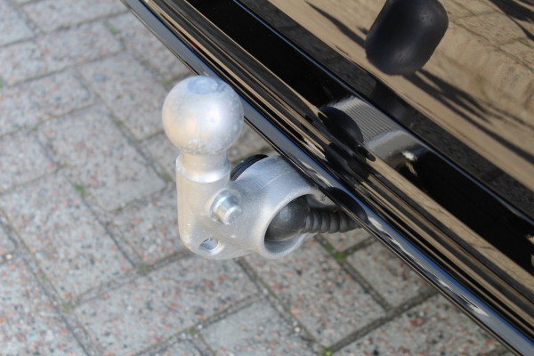 Volvo V60 2.0 T6 Plug-in hybrid AWD Plus Dark | Panoramadak | Trekhaak | BLIS | H/K | 360 Camera Volvo V60 2.0 T6 Plug-in hybrid AWD Plus Dark | Panoramadak | Trekhaak | BLIS | H/K | 360 Camera