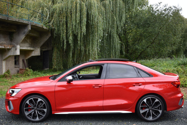 Audi S3 Limousine 2.0 TFSI 310PK S3 QUATTRO HEAD-UP/LEDER/PANORAMADAK