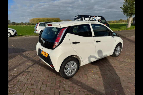 Toyota Aygo 1.0 VVT-i x-fun AIRCO NL AUTO Toyota Aygo 1.0 VVT-i x-fun AIRCO NL AUTO