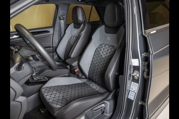 Volkswagen T-Roc 1.5 TSI R-Line Business / 150pk / Panorama dak / Beats / Stoel en stuurverwarming / Volkswagen T-Roc 1.5 TSI R-Line Business / 150pk / Panorama dak / Beats / Stoel en stuurverwarming /