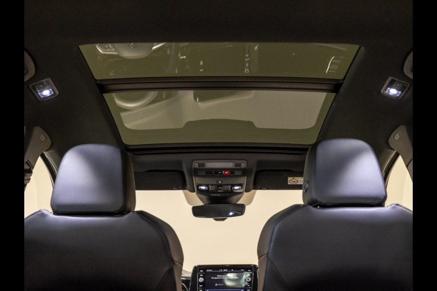 Volkswagen T-Roc 1.5 TSI R-Line Business / 150pk / Panorama dak / Beats / Stoel en stuurverwarming / Volkswagen T-Roc 1.5 TSI R-Line Business / 150pk / Panorama dak / Beats / Stoel en stuurverwarming /