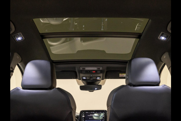 Volkswagen T-Roc 1.5 TSI R-Line Business / 150pk / Panorama dak / Beats / Stoel en stuurverwarming / Volkswagen T-Roc 1.5 TSI R-Line Business / 150pk / Panorama dak / Beats / Stoel en stuurverwarming /