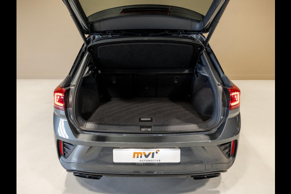 Volkswagen T-Roc 1.5 TSI R-Line Business / 150pk / Panorama dak / Beats / Stoel en stuurverwarming / Volkswagen T-Roc 1.5 TSI R-Line Business / 150pk / Panorama dak / Beats / Stoel en stuurverwarming /