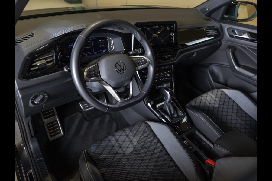 Volkswagen T-Roc 1.5 TSI R-Line Business / 150pk / Panorama dak / Beats / Stoel en stuurverwarming / Volkswagen T-Roc 1.5 TSI R-Line Business / 150pk / Panorama dak / Beats / Stoel en stuurverwarming /