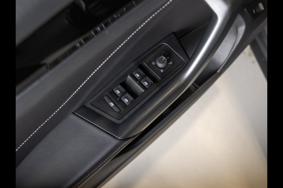 Volkswagen T-Roc 1.5 TSI R-Line Business / 150pk / Panorama dak / Beats / Stoel en stuurverwarming / Volkswagen T-Roc 1.5 TSI R-Line Business / 150pk / Panorama dak / Beats / Stoel en stuurverwarming /