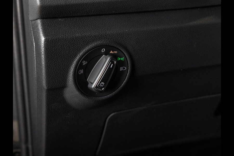 Volkswagen T-Roc 1.5 TSI R-Line Business / 150pk / Panorama dak / Beats / Stoel en stuurverwarming / Volkswagen T-Roc 1.5 TSI R-Line Business / 150pk / Panorama dak / Beats / Stoel en stuurverwarming /