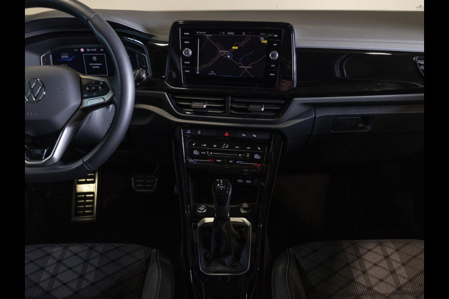 Volkswagen T-Roc 1.5 TSI R-Line Business / 150pk / Panorama dak / Beats / Stoel en stuurverwarming / Volkswagen T-Roc 1.5 TSI R-Line Business / 150pk / Panorama dak / Beats / Stoel en stuurverwarming /