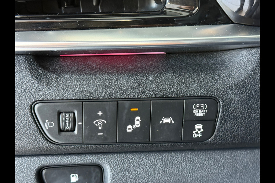 Kia Niro 1.6 GDi Hybrid ExecutiveLine Schuifdak|Stoelventilatie|Keyless|Trekhaak Kia Niro 1.6 GDi Hybrid ExecutiveLine Schuifdak|Stoelventilatie|Keyless|Trekhaak