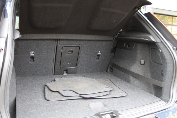 Volvo XC40 2.0 T4 Inscription | NAP! | PANO | ACC | 360 | ACHTERBANK VERWARMD | ELEK.TREKHAAK | Volvo XC40 2.0 T4 Inscription | NAP! | PANO | ACC | 360 | ACHTERBANK VERWARMD | ELEK.TREKHAAK |