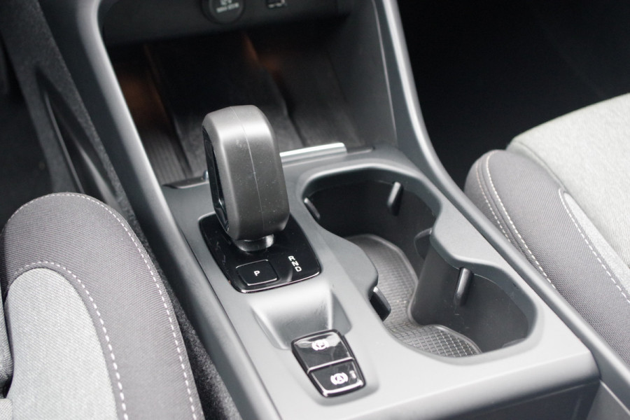Volvo XC40 1.5 T4 211 PK Recharge Inscription Expression PHEV, Carplay, Camera