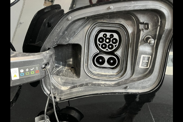 Opel Vivaro-e L3H1 Edition 75 kWh Automaat Airco Navigatie Opel Vivaro-e L3H1 Edition 75 kWh Automaat Airco Navigatie