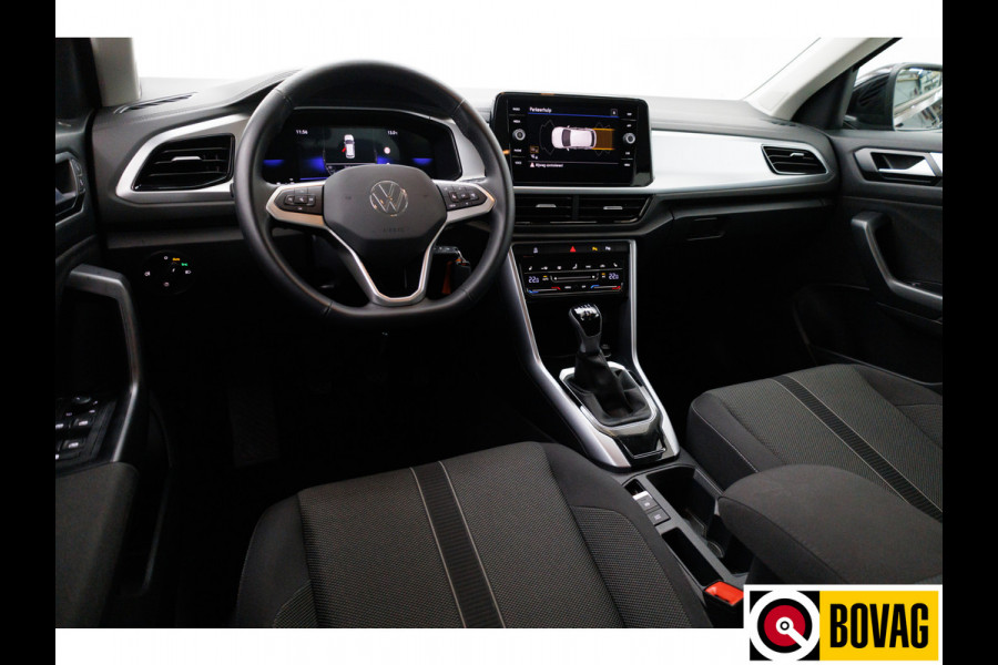 Volkswagen T-Roc 1.0 TSI 116 PK Business Edition | Stoelverw. | Apple Carplay / Android auto | PDC V+A | Automatisch inparkeren, Climate control, all season banden, extra getint glas achter