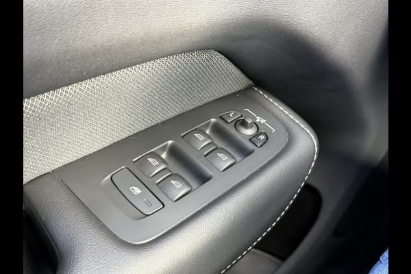 Volvo XC60 2.0 B4 R-Design | Pano | Trekhaak | H/K | Memory | Google Maps | 21 inch