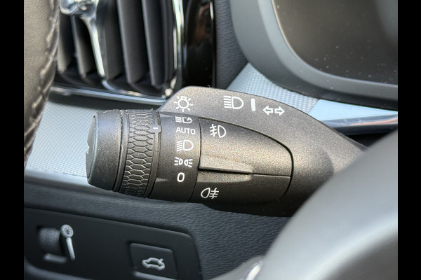 Volvo XC60 2.0 B4 R-Design | Pano | Trekhaak | H/K | Memory | Google Maps | 21 inch