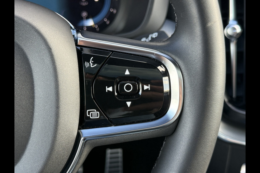 Volvo XC60 2.0 B4 R-Design | Pano | Trekhaak | H/K | Memory | Google Maps | 21 inch